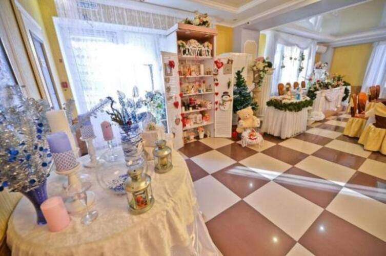 Алексис