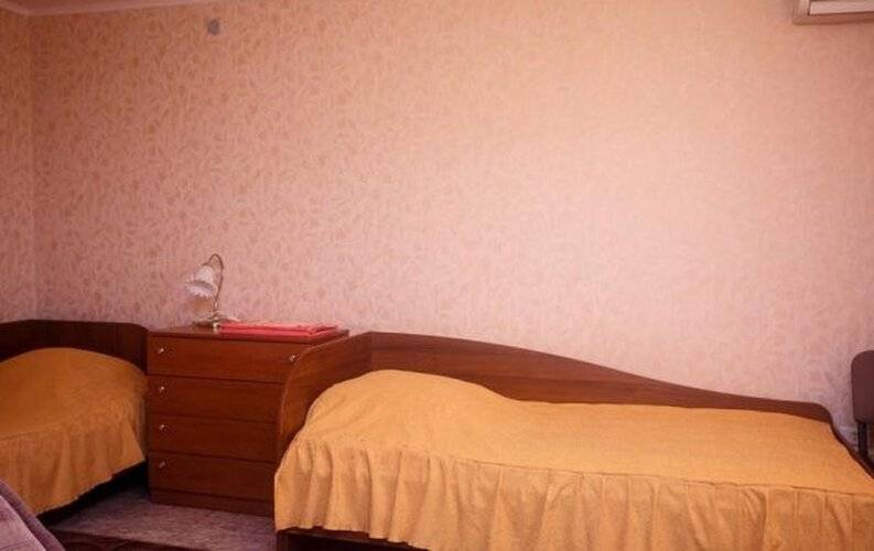 Салют на Школьной, 4