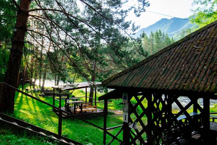 Aреда 1 – Mountain Hotel