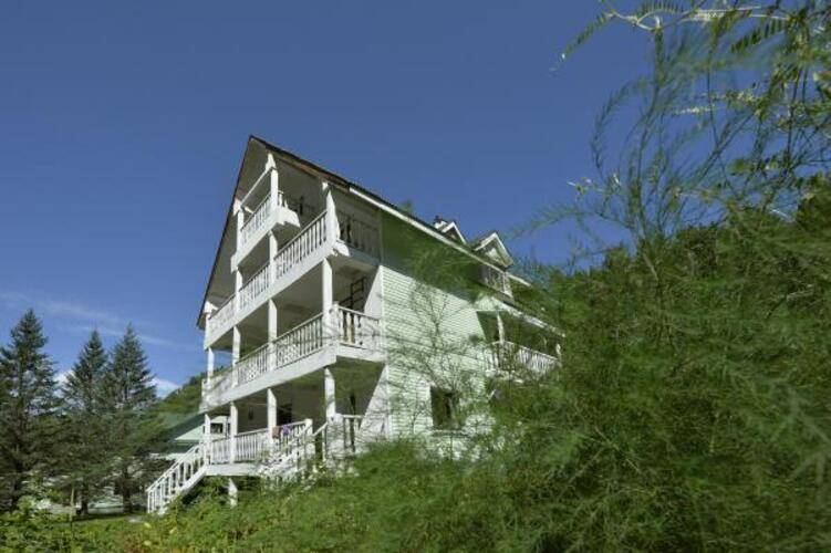Aреда 1 – Mountain Hotel