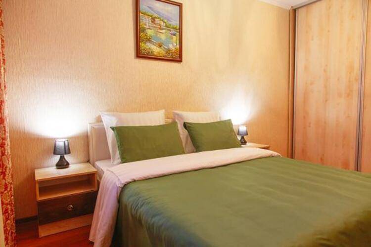 Пять звезд в микрорайоне Дружба 2/3