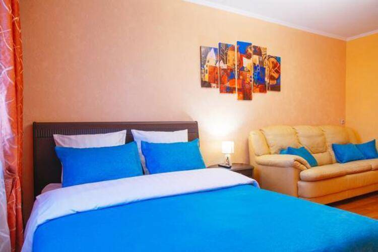 Пять звезд в микрорайоне Дружба 2/3