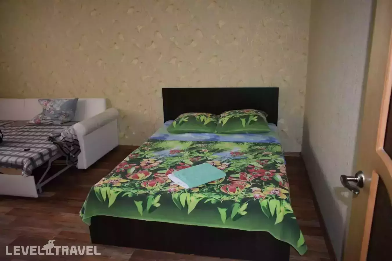 День и ночь на улице Нижняя