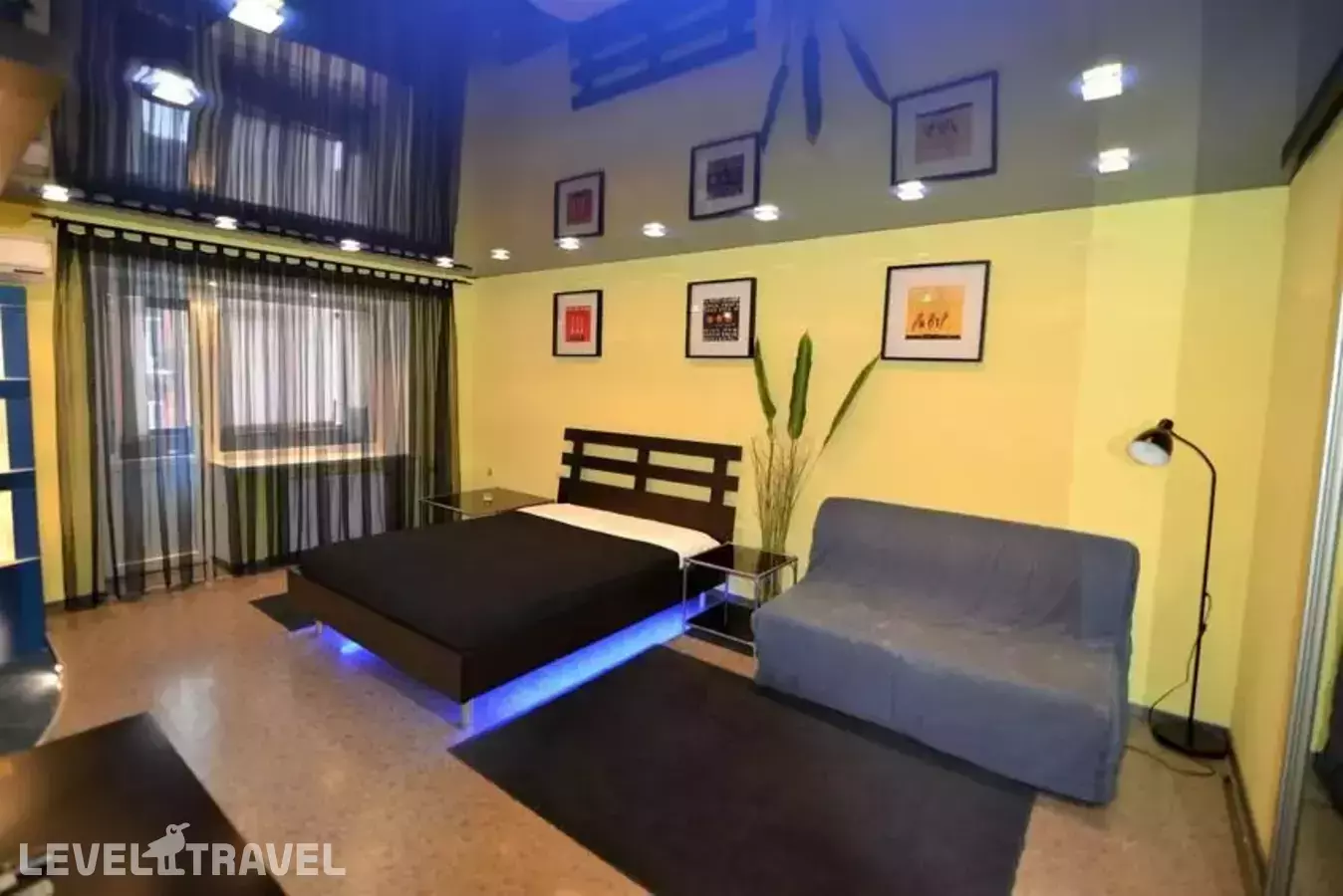 Мегаполис на улице Кольцовская