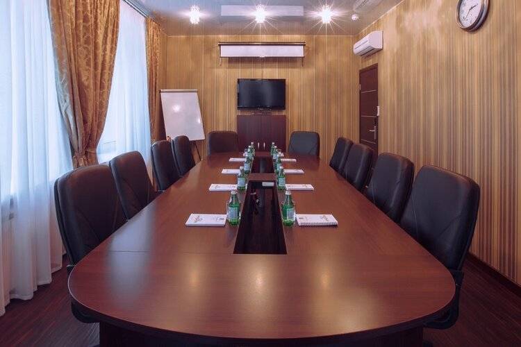 Отель Реавиль