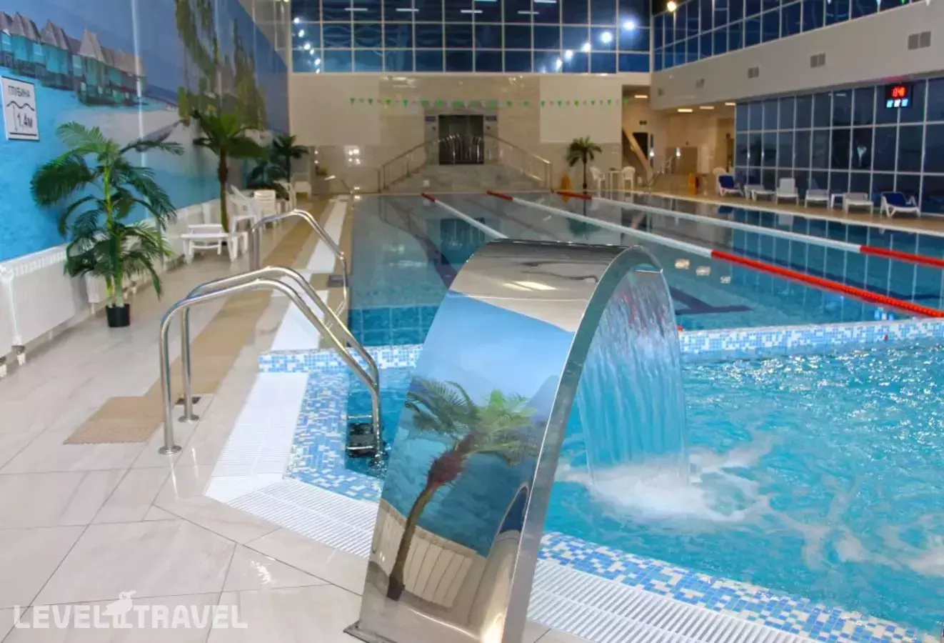 Отель Лидер