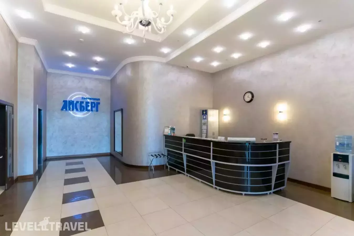 Отель Айсберг