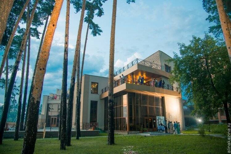 Загородный Гостиничный Комплекс Серебряный Бор