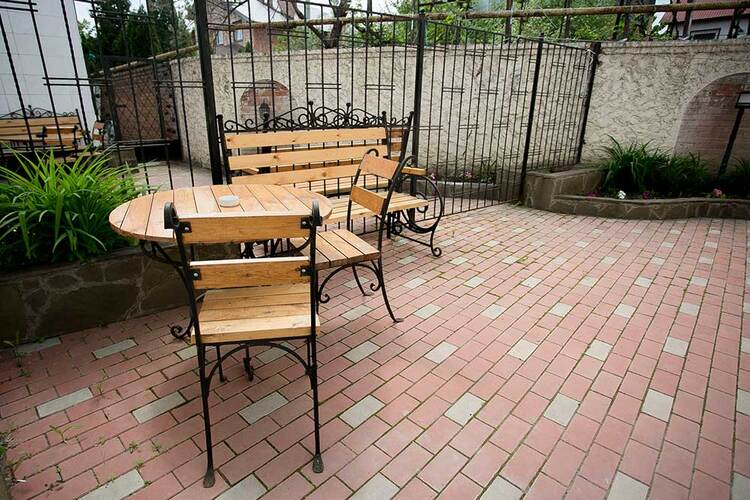 Эмона