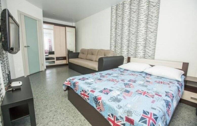 Апартаменты Easyrent (Изирент) Кудашева 108