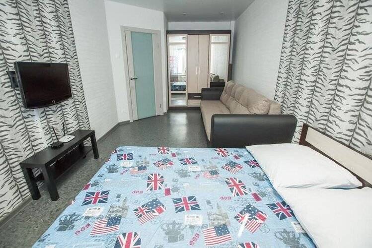 Апартаменты Easyrent (Изирент) Кудашева 108