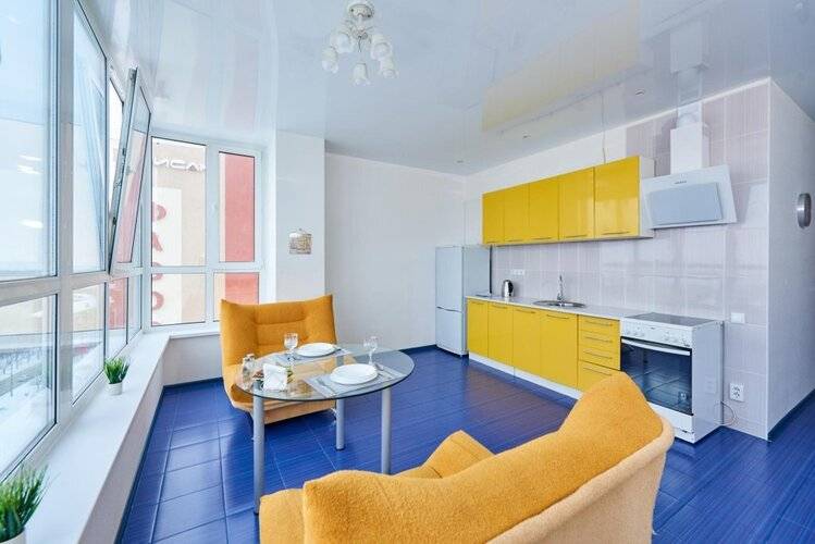 Renthouse (Рент Хаус) На Мира 44
