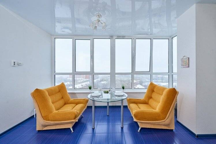 Renthouse (Рент Хаус) На Мира 44