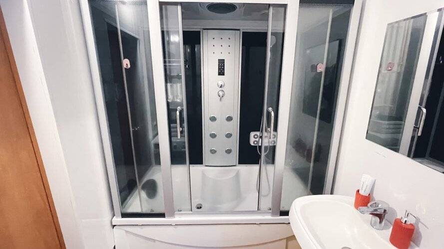Апартаменты Крокус На Губкина