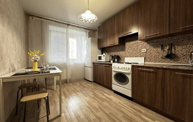 Апартаменты Easyrent (Изирент) На 40 Лет Победы 17в