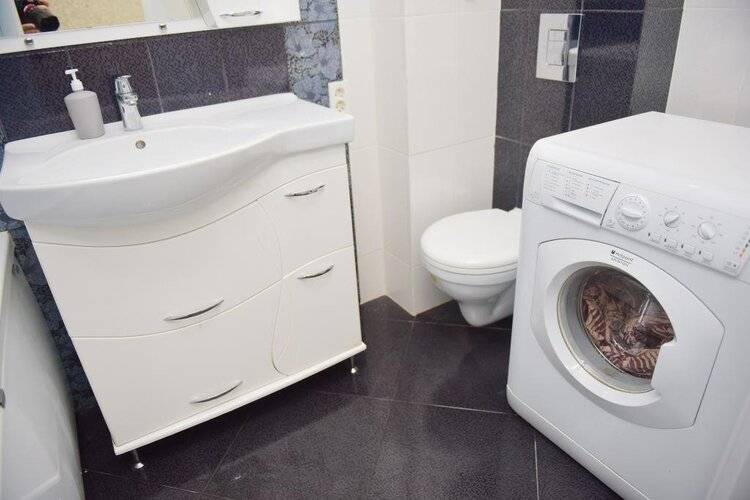 Renthouse (Рент Хаус) На Кулакова 3