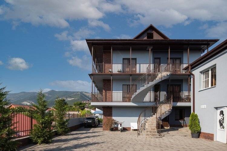 Отель M House