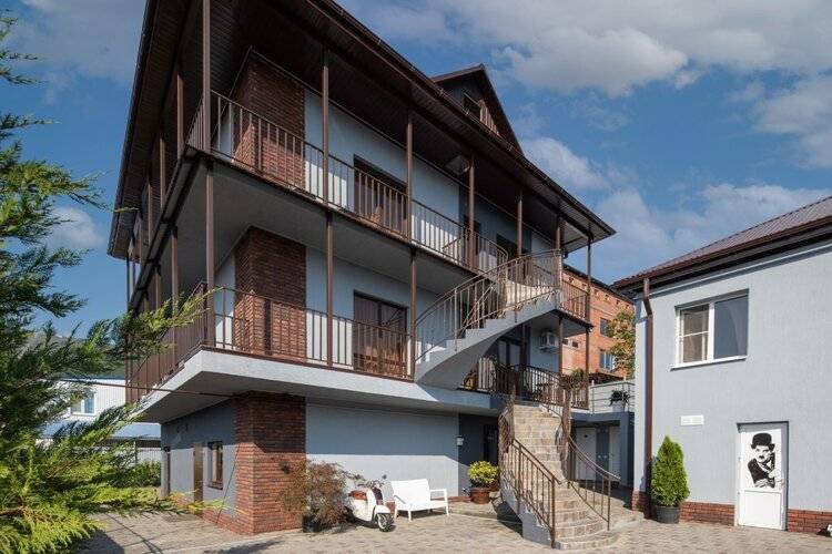 Отель M House