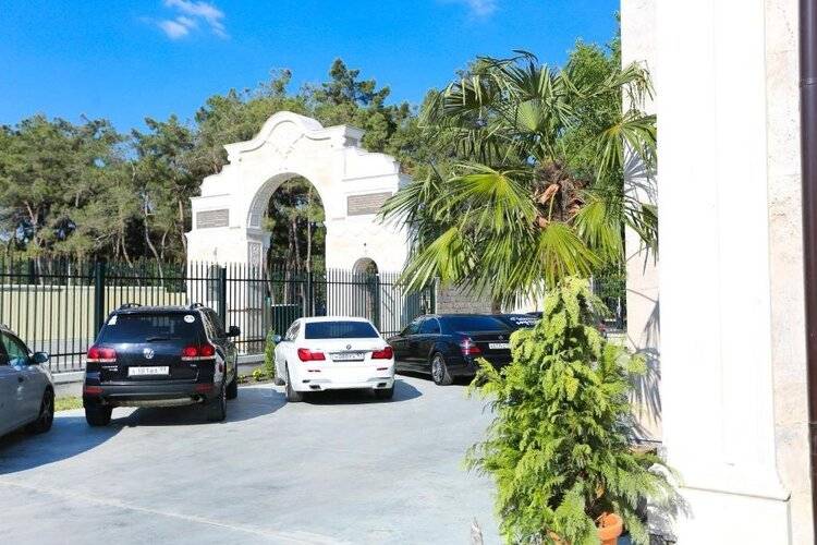 Avdallini Golden Bay Hotel