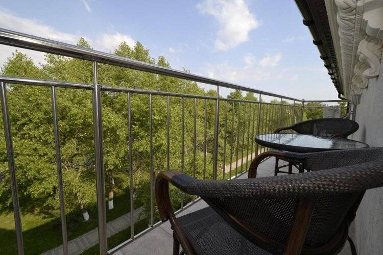 Avdallini Golden Bay Hotel