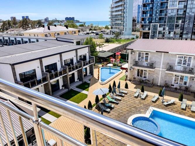 Avdallini Golden Bay Hotel