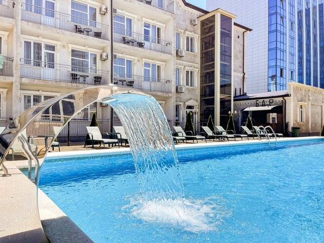 Avdallini Golden Bay Hotel