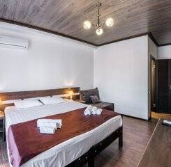 $item['hotel']['name']