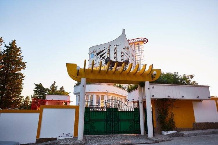 Отель Deesa
