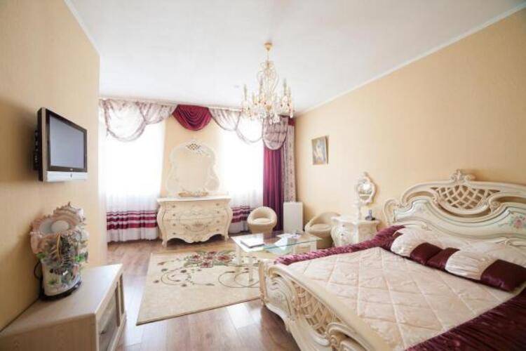 Гостиница Family Hotel (Фэмили)