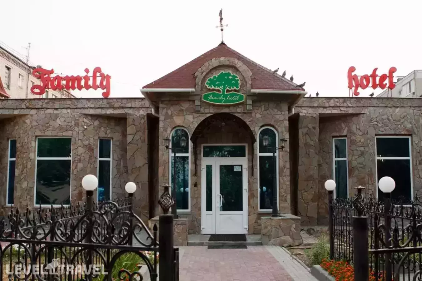 Гостиница Family Hotel (Фэмили)