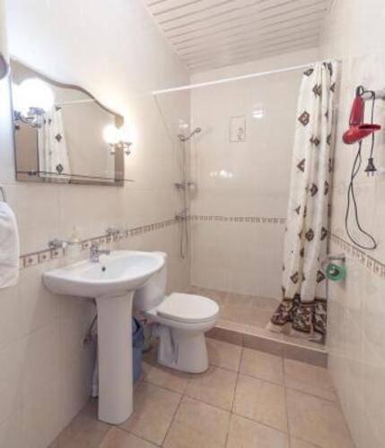 Гостиница Family Hotel (Фэмили)