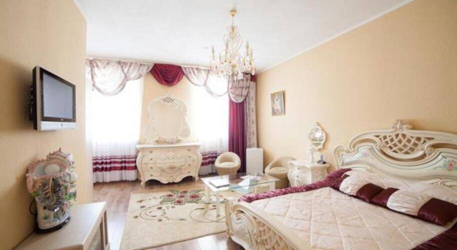 Гостиница Family Hotel (Фэмили)