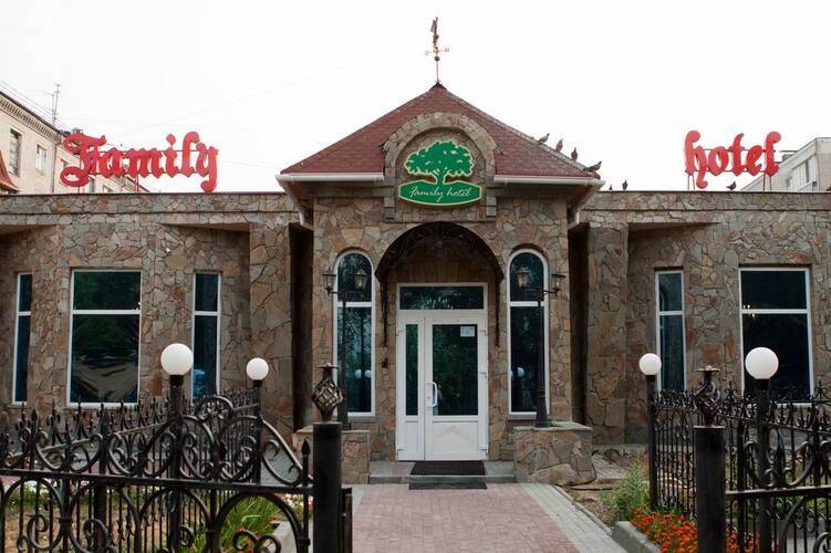 Гостиница Family Hotel (Фэмили)