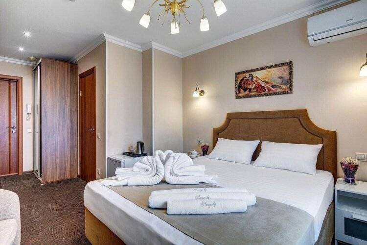 Отель Рандеву