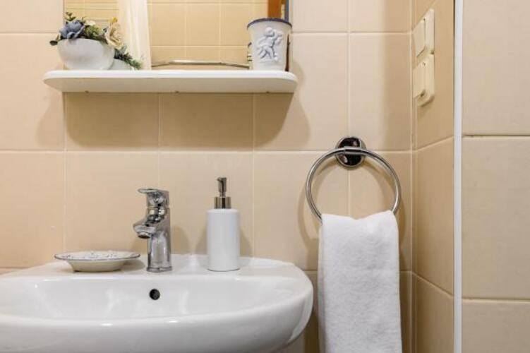 Letyourflat (Лэтюфлэт) на набережной канала Грибоедова 29