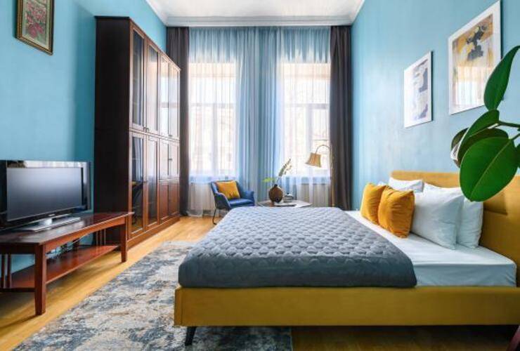 Letyourflat (Лэтюфлэт) на набережной канала Грибоедова 29