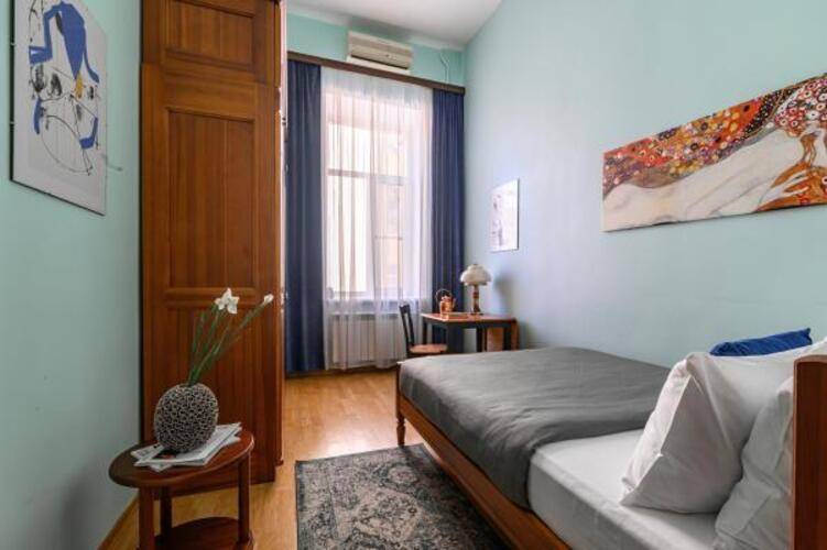 Letyourflat (Лэтюфлэт) на набережной канала Грибоедова 29