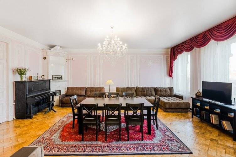 Апартаменты SpbStay на Кирочной 6