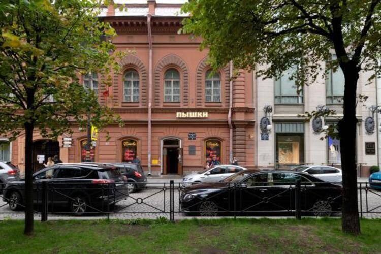 Sutki Rent (Сутки Рент) на Конюшенной