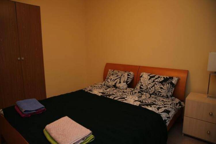 Sutki Rent (Сутки Рент) с видом на Петропавловку