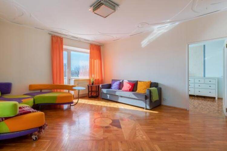 Sutki Rent (Сутки Рент) с видом на Петропавловку