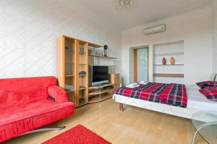Sutki Rent (Сутки Рент) с видом на Петропавловку