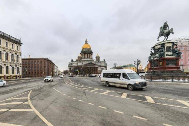 Sutki Rent (Сутки Рент) у Исаакиевского собора