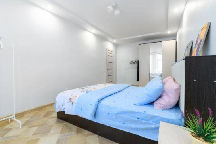 Sutki Rent (Сутки Рент) у Исаакиевского собора