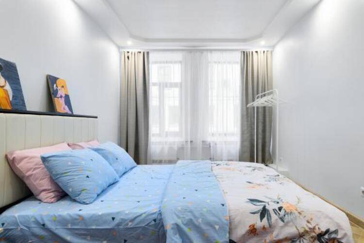 Sutki Rent (Сутки Рент) у Исаакиевского собора