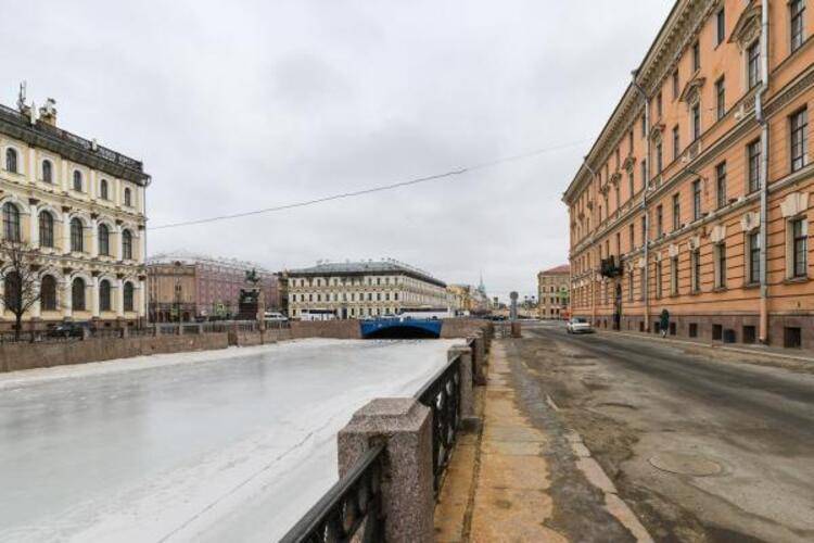 Sutki Rent (Сутки Рент) у Исаакиевского собора
