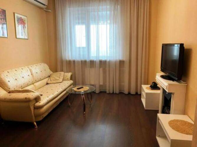Sutki Rent (Сутки Рент) у Невы
