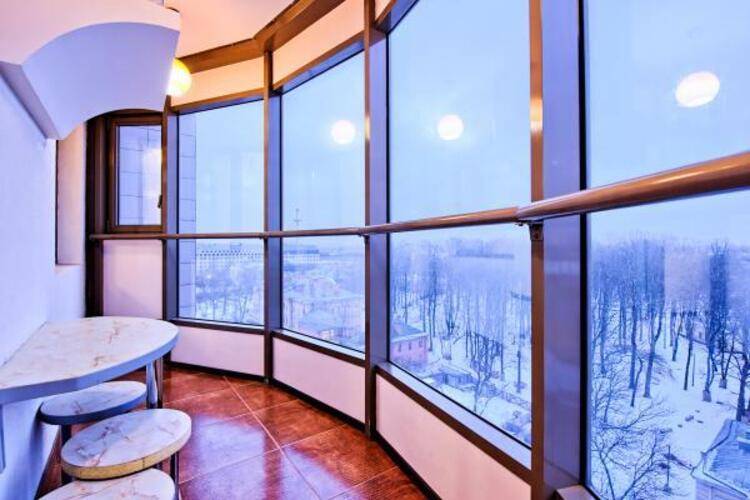 Sutki Rent (Сутки Рент) у Невы