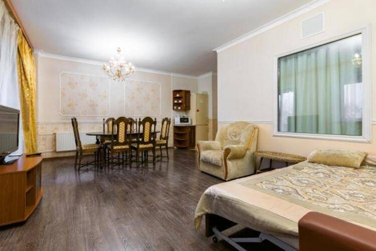 Sutki Rent (Сутки Рент) у Невы