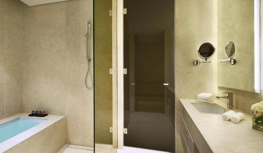 La Ville Hotel & Suites CITY WALK, Dubai, Autograph Collection